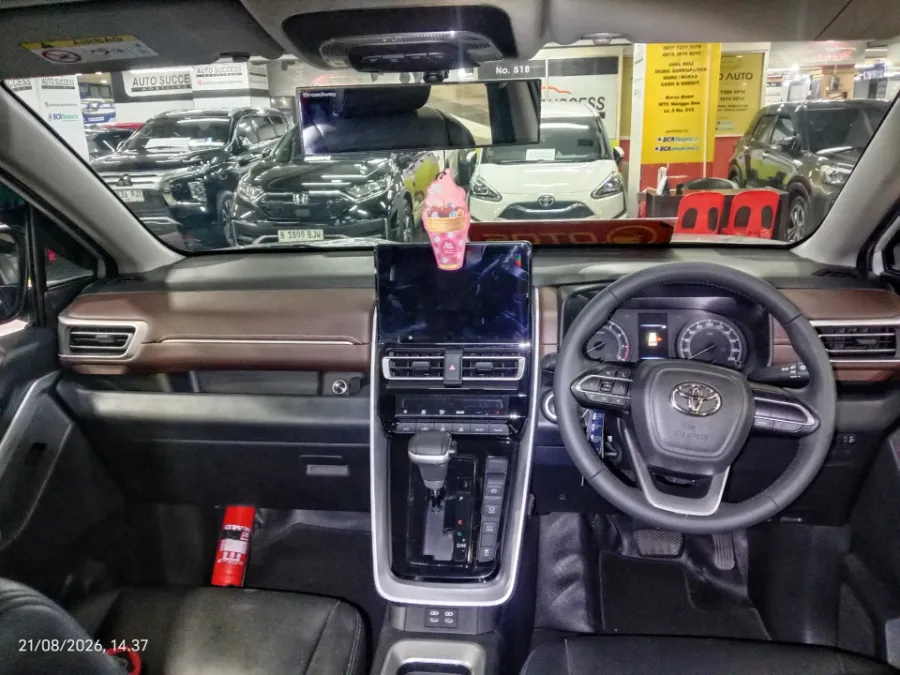 Foto Mobil Bekas Dashboard Toyota Kijang Innova 2.0 Zenix V CVT tahun 2025