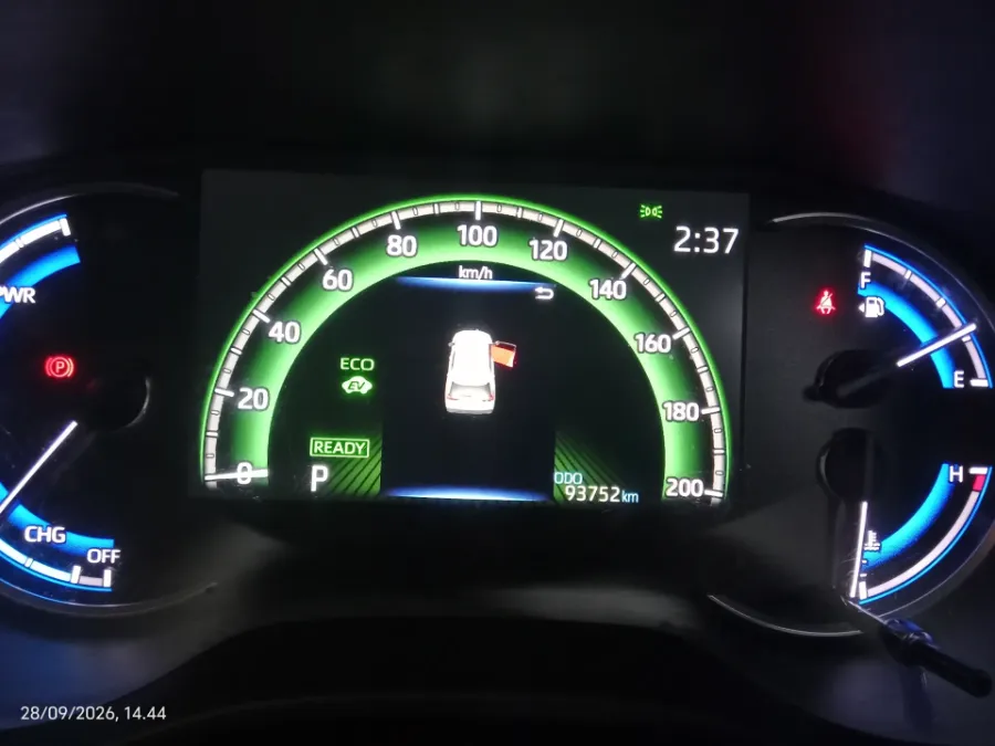 Foto Mobil Bekas Odometer Toyota Kijang Innova 2.0 Zenix V HV CVT tahun 2022