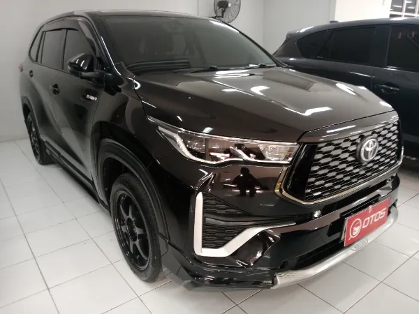2023 Toyota Kijang Innova 2.0 Zenix V HV CVT - Foto 1 dari 6