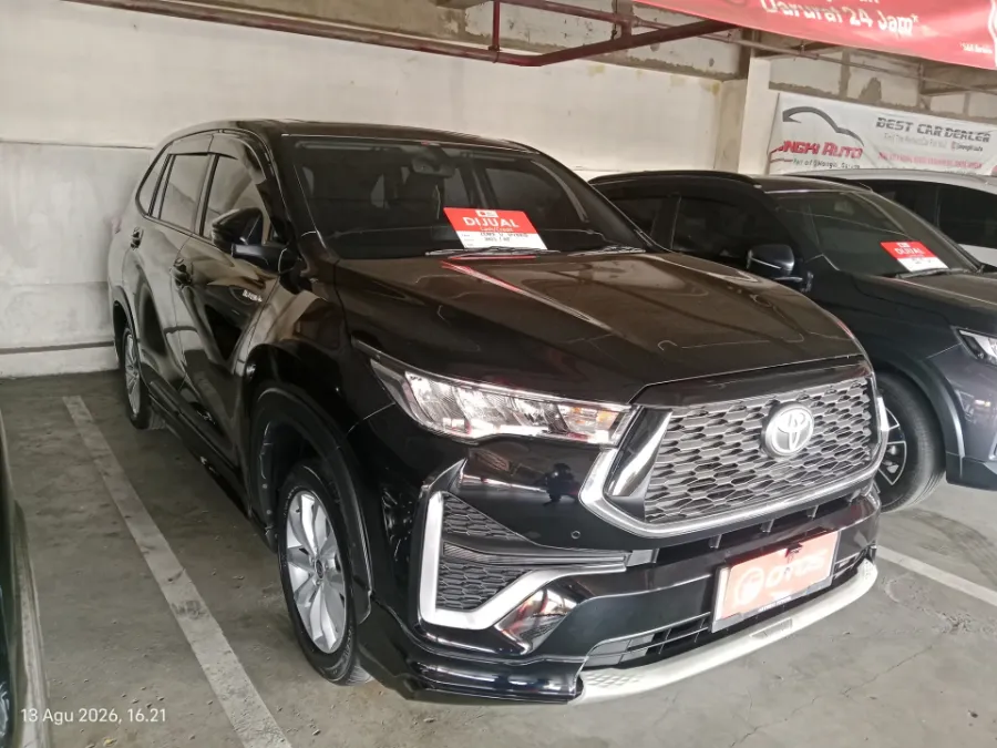 Foto Mobil Bekas Kanan Depan Toyota Kijang Innova 2.0 Zenix V HV CVT tahun 2023