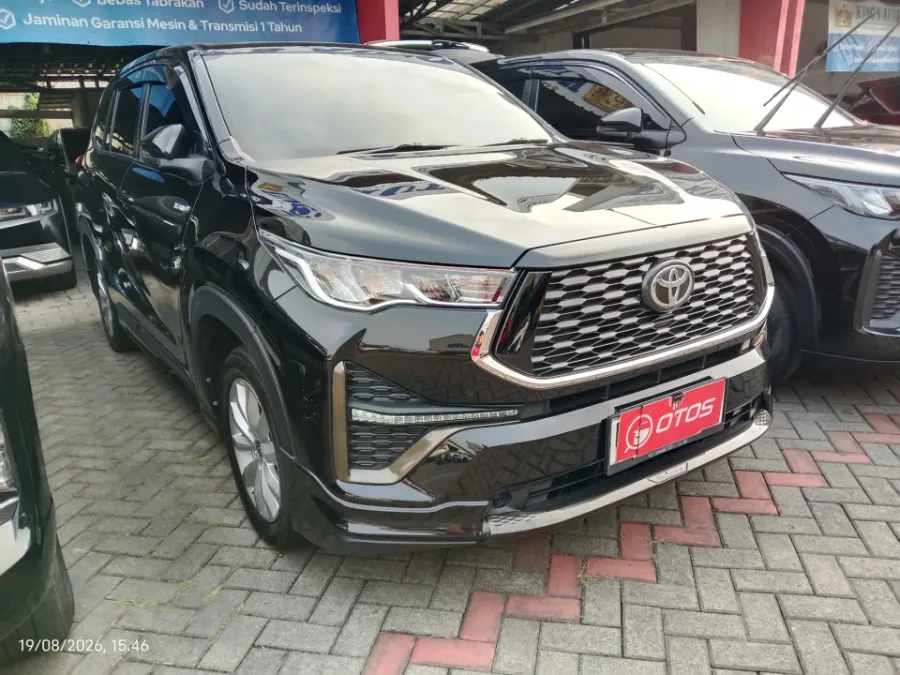Foto Mobil Bekas Kanan Depan Toyota Kijang Innova 2.0 Zenix V HV CVT tahun 2023