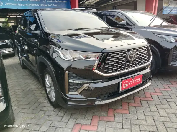 2023 Toyota Kijang Innova 2.0 Zenix V HV CVT - Foto 1 dari 6