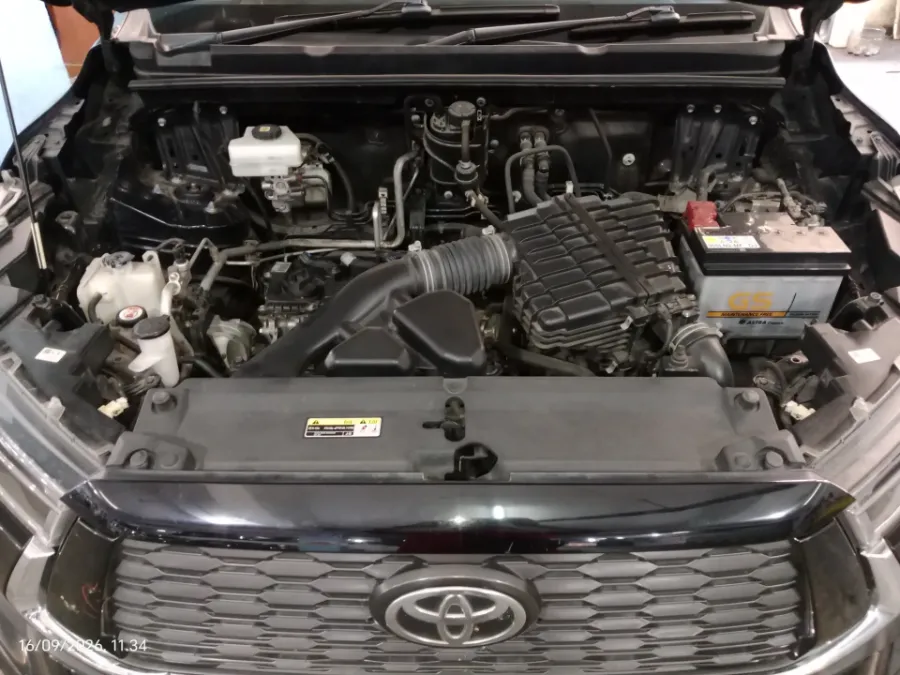 Foto Mobil Bekas Mesin Toyota Kijang Innova 2.0 Zenix V HV CVT tahun 2023