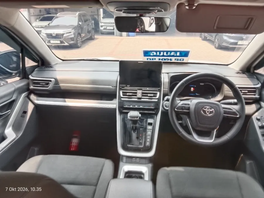 Foto Mobil Bekas Dashboard Toyota Kijang Innova 2.0 Zenix V HV CVT tahun 2024