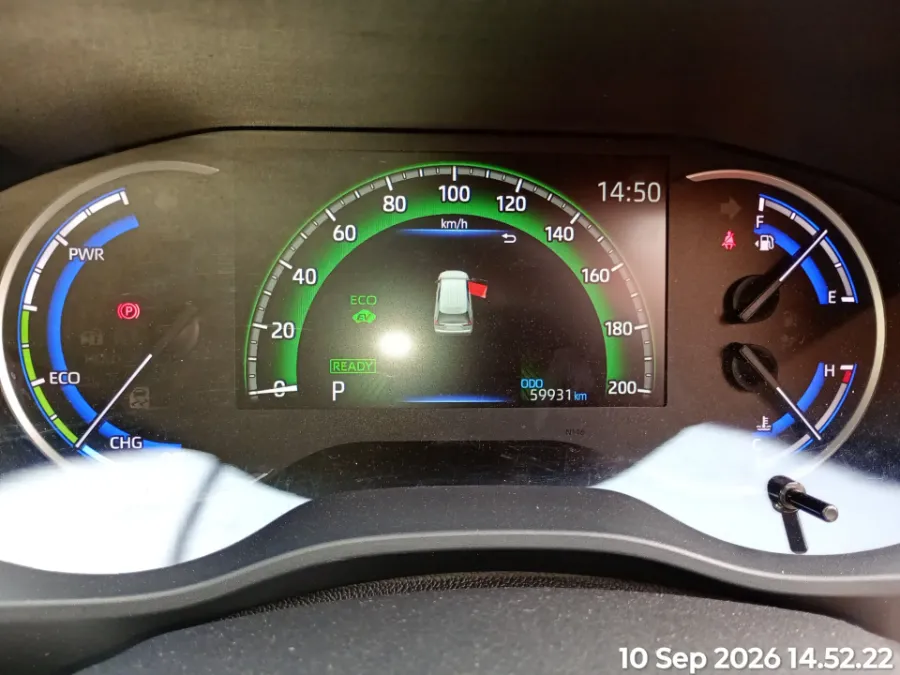 Foto Mobil Bekas Odometer Toyota Kijang Innova 2.0 Zenix V HV CVT tahun 2024