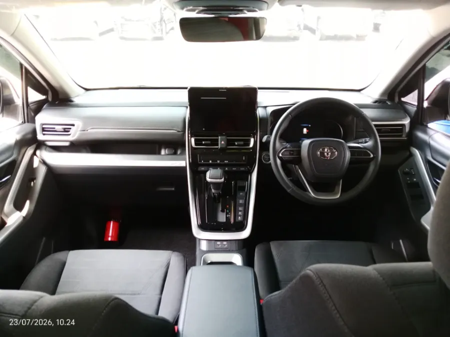 Foto Mobil Bekas Dashboard Toyota Kijang Innova 2.0 Zenix V HV CVT tahun 2025