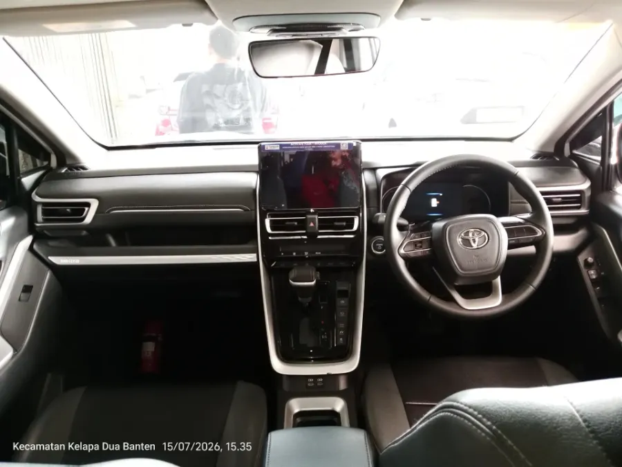 Foto Mobil Bekas Dashboard Toyota Kijang Innova 2.0 Zenix V HV CVT tahun 2025