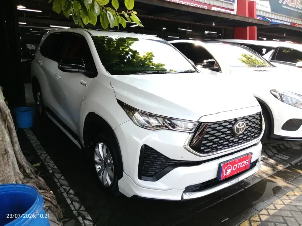 2025 Toyota Kijang Innova 2.0 Zenix V HV CVT