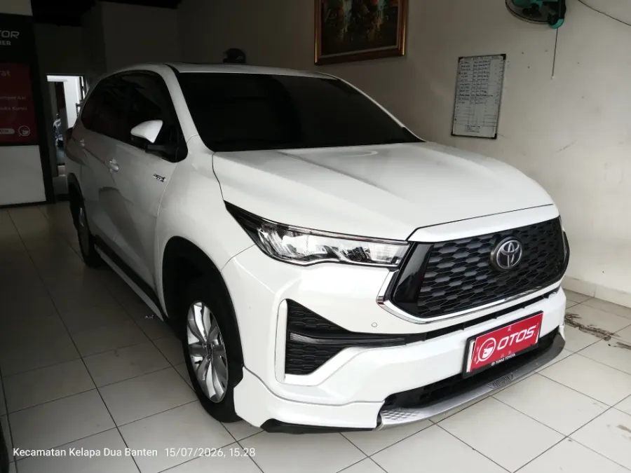 Foto Mobil Bekas Kanan Depan Toyota Kijang Innova 2.0 Zenix V HV CVT tahun 2025