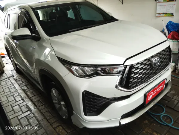 2025 Toyota Kijang Innova 2.0 Zenix V HV CVT - Foto 1 dari 6