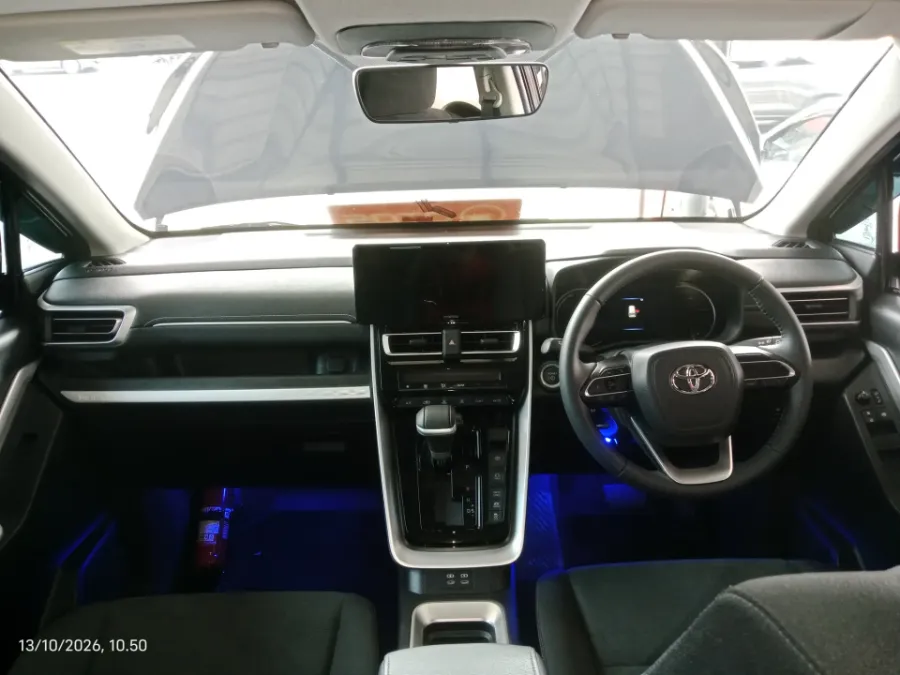 Foto Mobil Bekas Dashboard Toyota Kijang Innova 2.0 Zenix V HV CVT tahun 2026