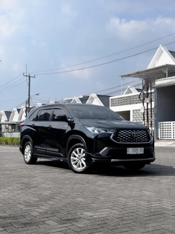 2022 Toyota Kijang Innova 2.0 Zenix V HV CVT Modellista