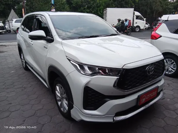 2023 Toyota Kijang Innova 2.0 Zenix V HV CVT Modellista - Foto 1 dari 6