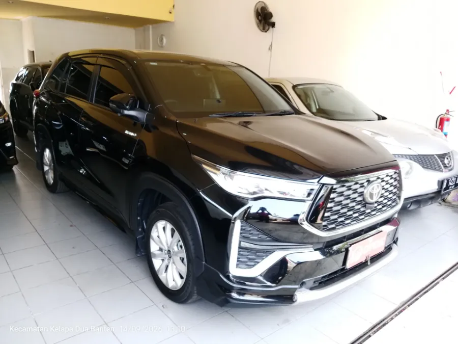 Foto Mobil Bekas Kanan Depan Toyota Kijang Innova 2.0 Zenix V HV CVT Modellista tahun 2023