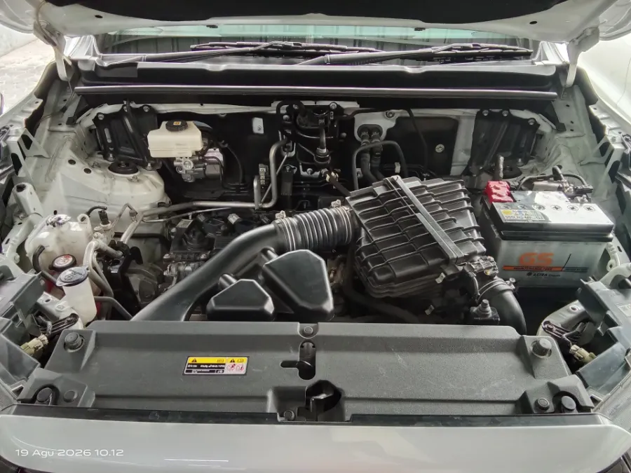 Foto Mobil Bekas Mesin Toyota Kijang Innova 2.0 Zenix V HV CVT Modellista tahun 2023