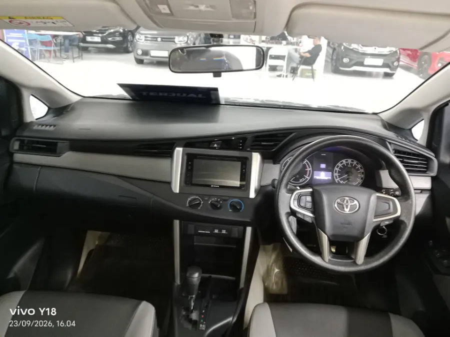 Foto Mobil Bekas Dashboard Toyota Kijang Innova 2.4 G tahun 2016