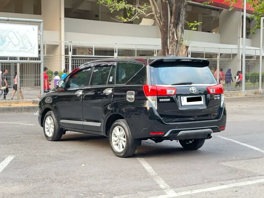 Foto Mobil Bekas Kiri Belakang Toyota Kijang Innova 2.4 G tahun 2016