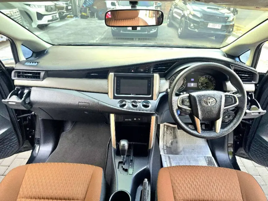 Foto Mobil Bekas Dashboard Toyota Kijang Innova 2.4 G tahun 2017
