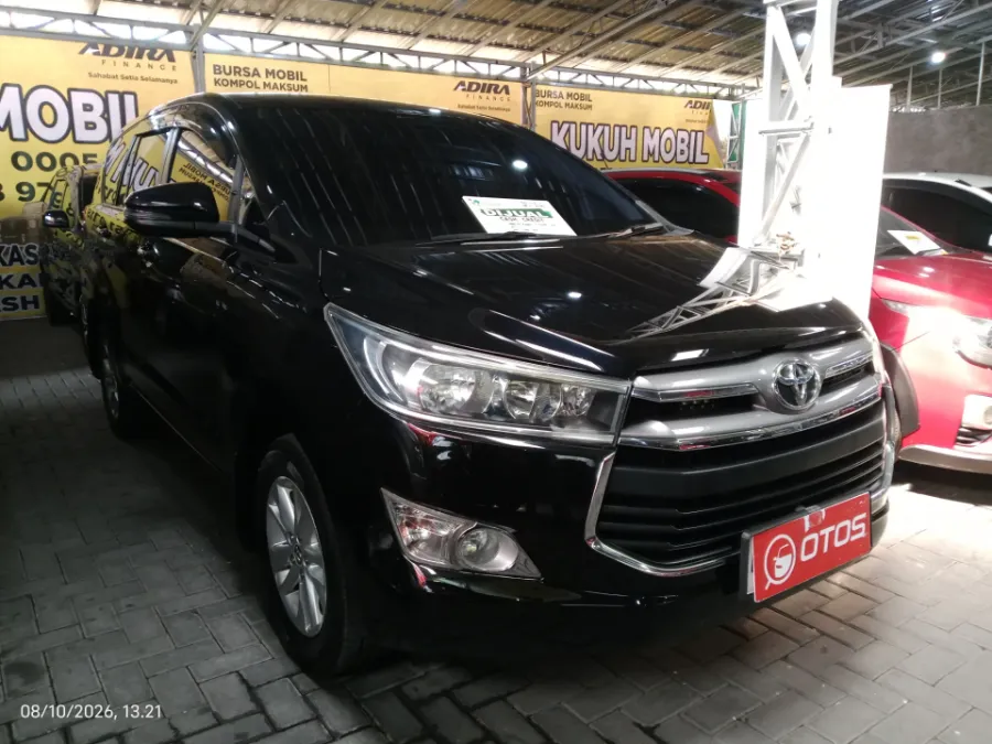 Foto Mobil Bekas Kanan Depan Toyota Kijang Innova 2.4 G tahun 2017