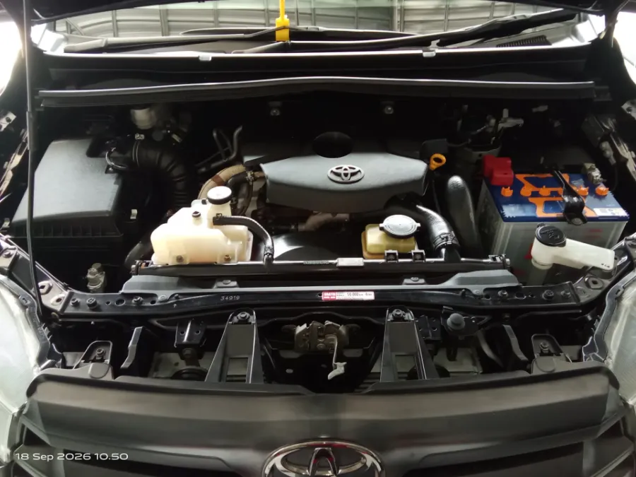 Foto Mobil Bekas Mesin Toyota Kijang Innova 2.4 G tahun 2017