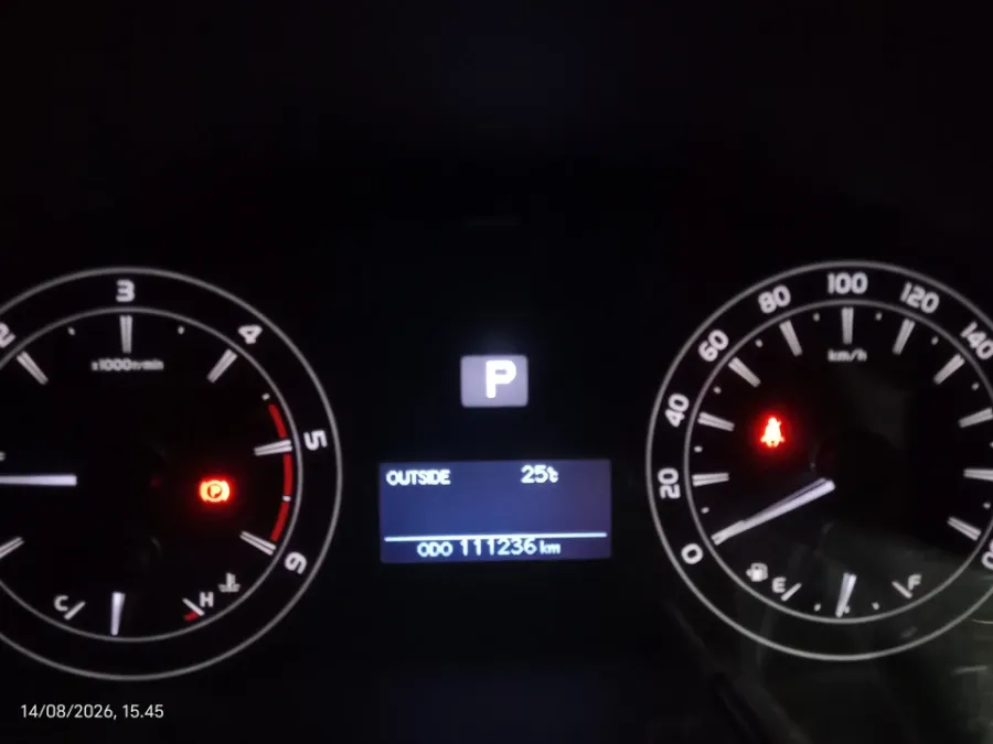 Foto Mobil Bekas Odometer Toyota Kijang Innova 2.4 G tahun 2017