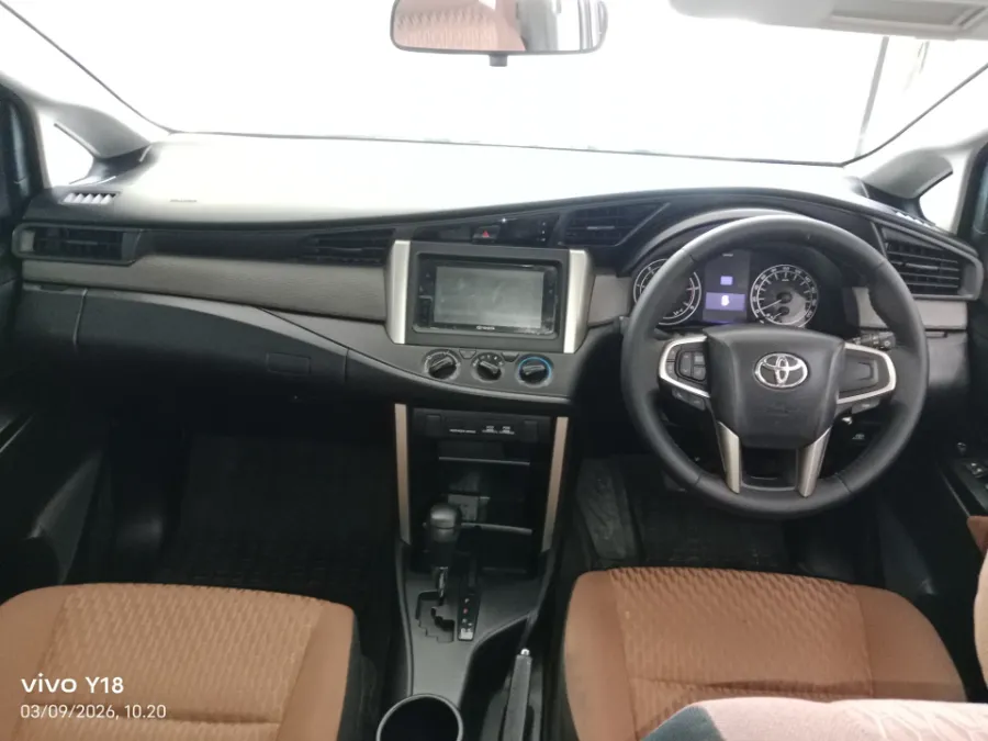 Foto Mobil Bekas Dashboard Toyota Kijang Innova 2.4 G tahun 2018