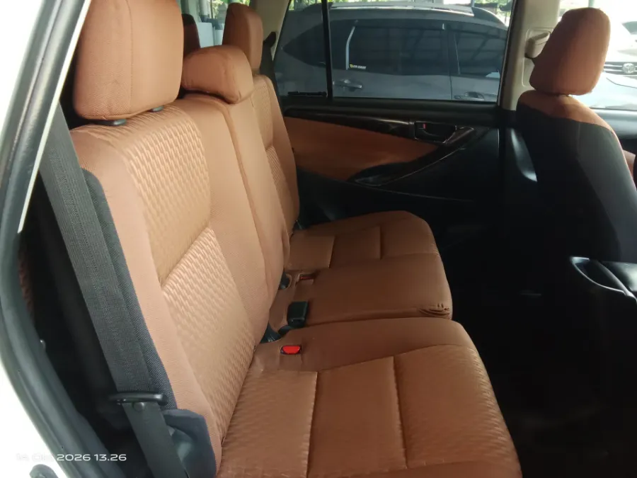Foto Mobil Bekas Kabin Belakang Toyota Kijang Innova 2.4 G tahun 2018