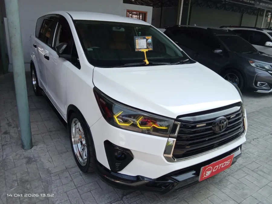 Foto Mobil Bekas Kanan Depan Toyota Kijang Innova 2.4 G tahun 2018