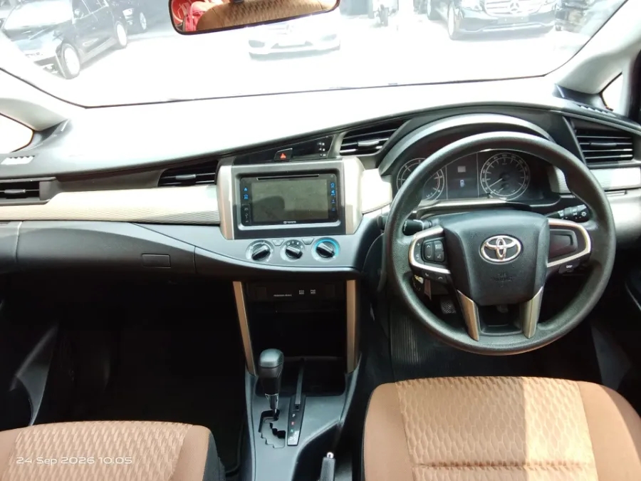 Foto Mobil Bekas Dashboard Toyota Kijang Innova 2.4 G tahun 2019
