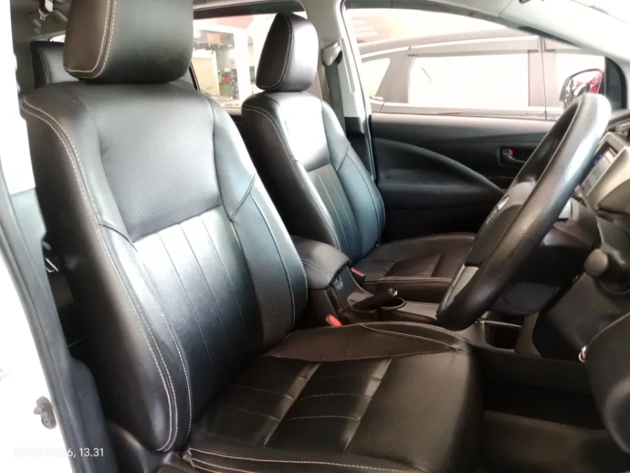 Foto Mobil Bekas Kabin Depan Toyota Kijang Innova 2.4 G tahun 2019