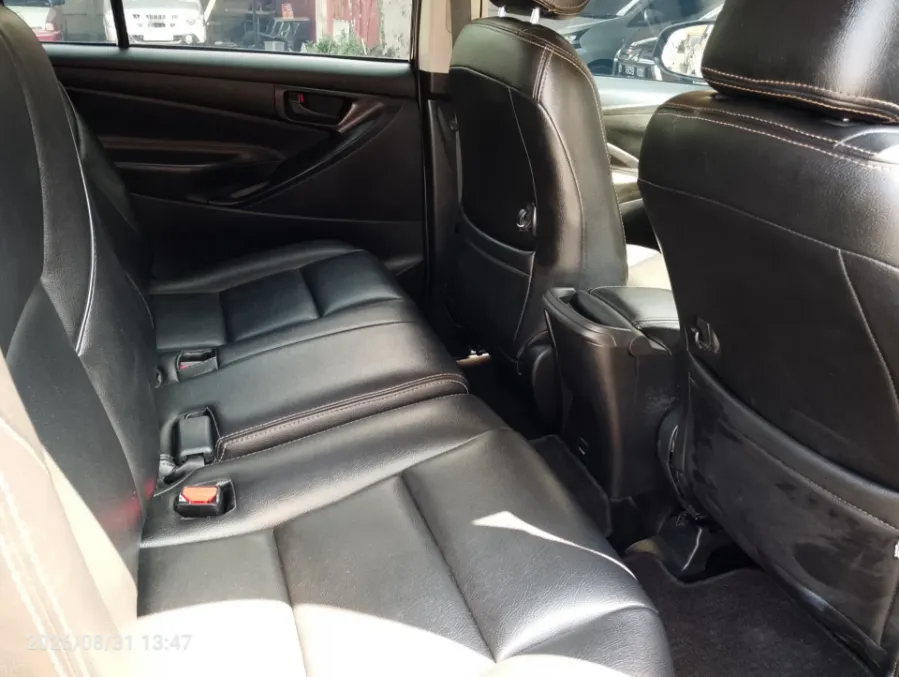 Foto Mobil Bekas Kabin Belakang Toyota Kijang Innova 2.4 G tahun 2020