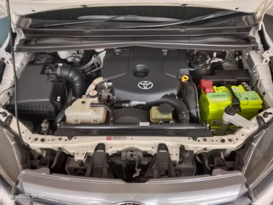 Foto Mobil Bekas Mesin Toyota Kijang Innova 2.4 G tahun 2020