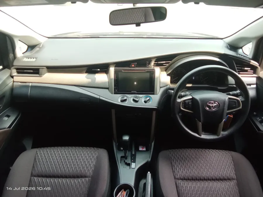 Foto Mobil Bekas Dashboard Toyota Kijang Innova 2.4 G tahun 2021
