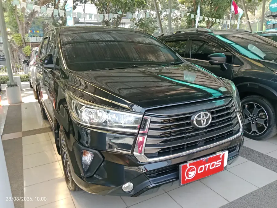 Foto Mobil Bekas Kanan Depan Toyota Kijang Innova 2.4 G tahun 2021