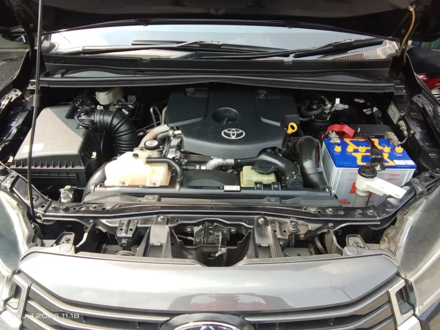 Foto Mobil Bekas Mesin Toyota Kijang Innova 2.4 G tahun 2021