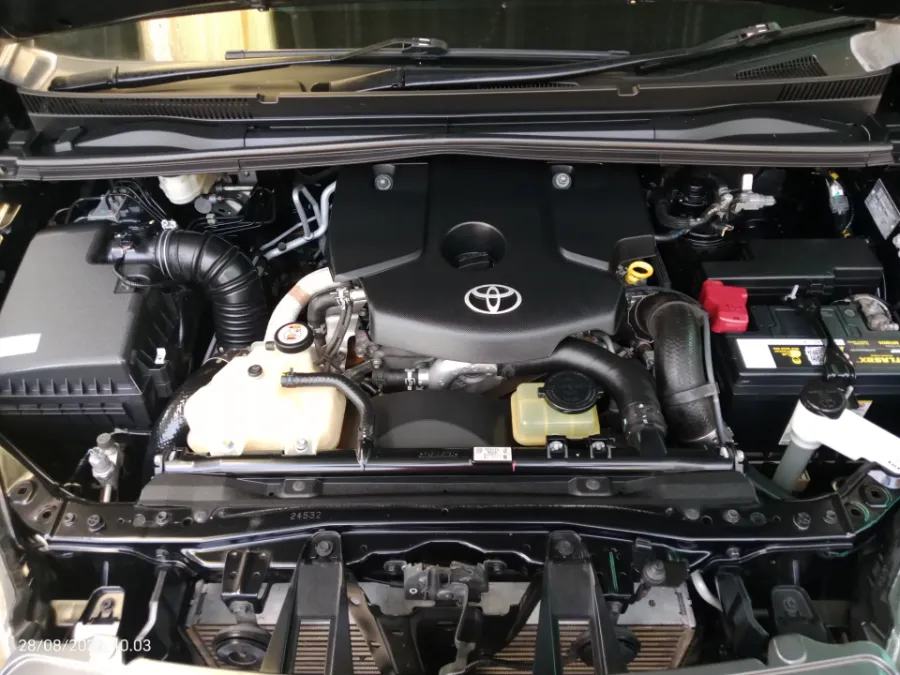 Foto Mobil Bekas Mesin Toyota Kijang Innova 2.4 G tahun 2021
