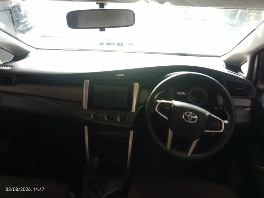 Foto Mobil Bekas Dashboard Toyota Kijang Innova 2.4 G tahun 2022