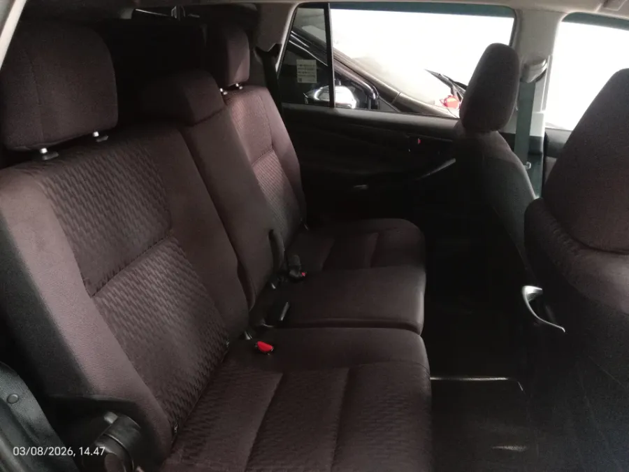 Foto Mobil Bekas Kabin Belakang Toyota Kijang Innova 2.4 G tahun 2022