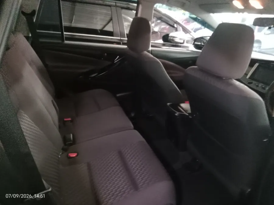 Foto Mobil Bekas Kabin Belakang Toyota Kijang Innova 2.4 G tahun 2022