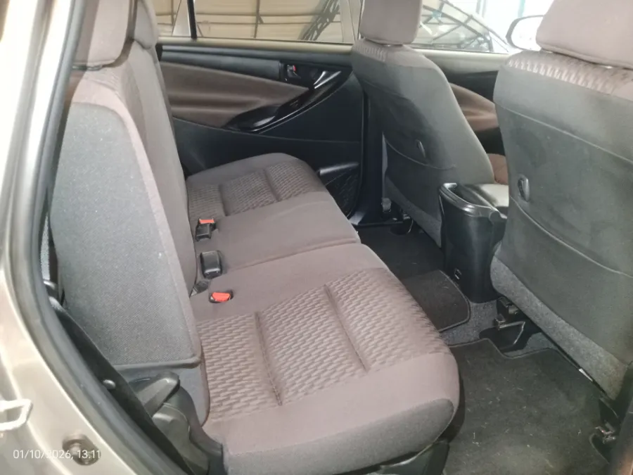 Foto Mobil Bekas Kabin Belakang Toyota Kijang Innova 2.4 G tahun 2022