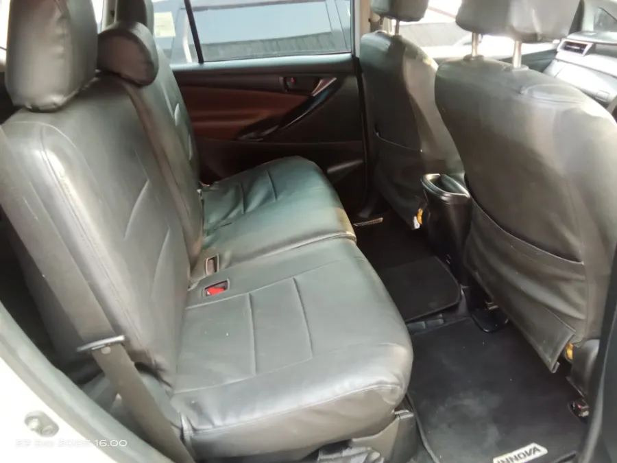 Foto Mobil Bekas Kabin Belakang Toyota Kijang Innova 2.4 G tahun 2022