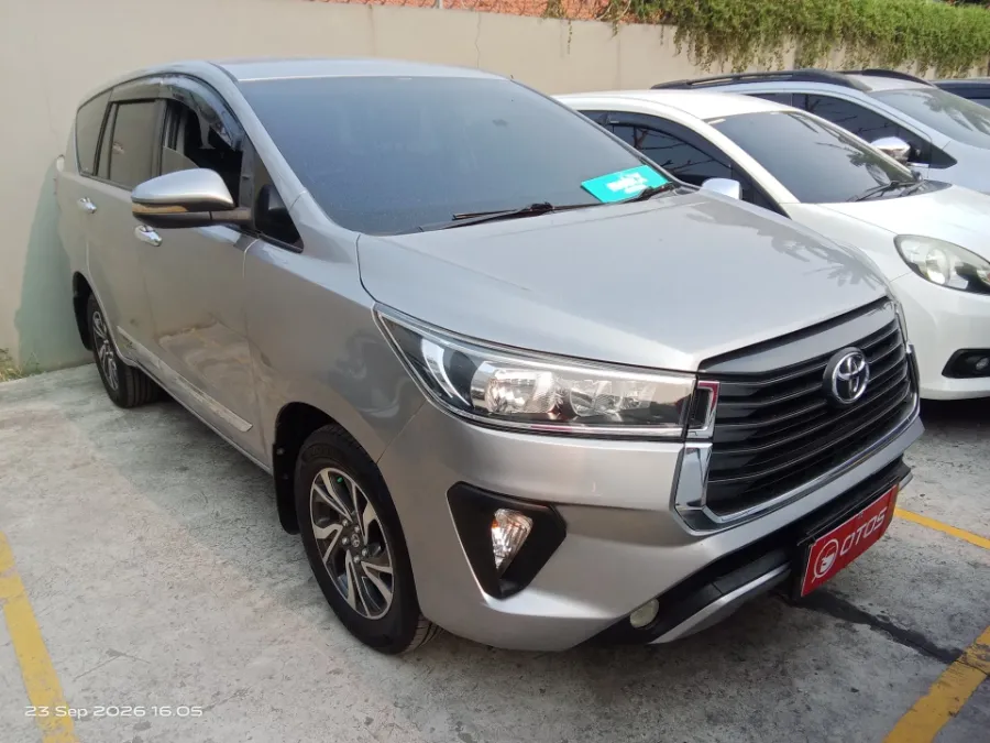 Foto Mobil Bekas Kanan Depan Toyota Kijang Innova 2.4 G tahun 2022