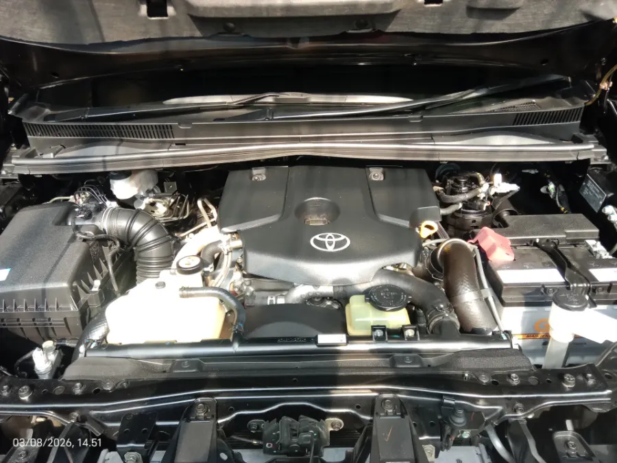 Foto Mobil Bekas Mesin Toyota Kijang Innova 2.4 G tahun 2022