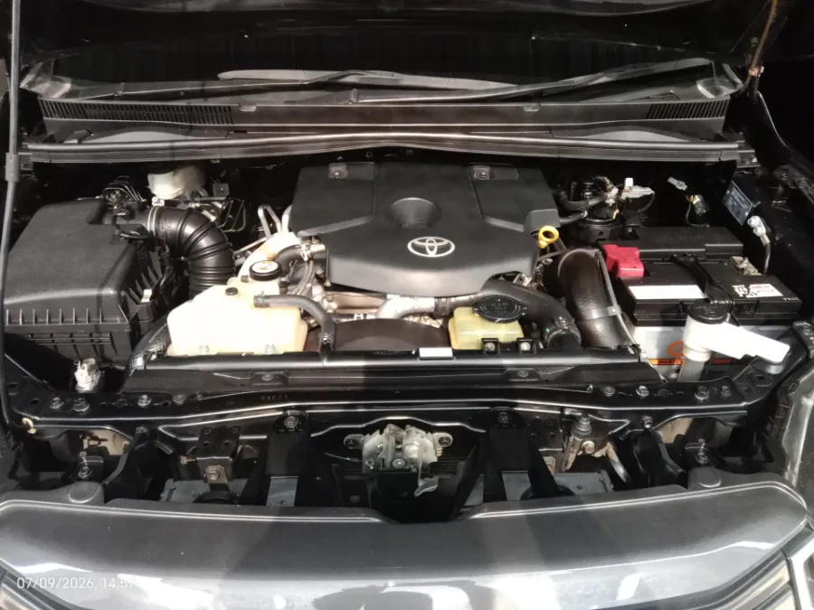Foto Mobil Bekas Mesin Toyota Kijang Innova 2.4 G tahun 2022