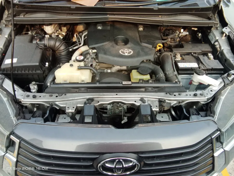 Foto Mobil Bekas Mesin Toyota Kijang Innova 2.4 G tahun 2022