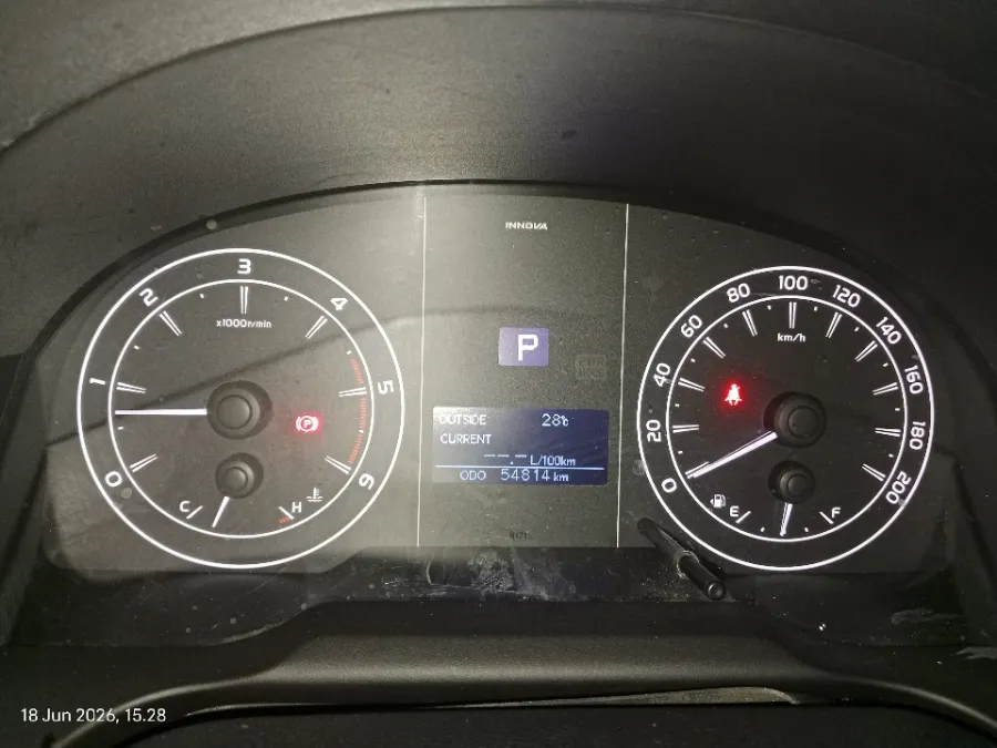 Foto Mobil Bekas Odometer Toyota Kijang Innova 2.4 G tahun 2022