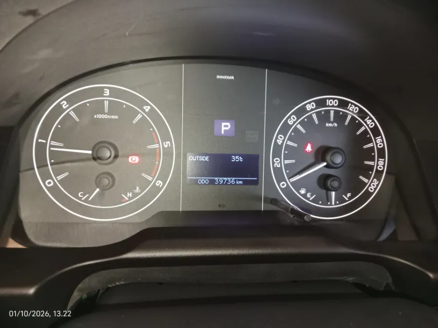 Foto Mobil Bekas Odometer Toyota Kijang Innova 2.4 G tahun 2022