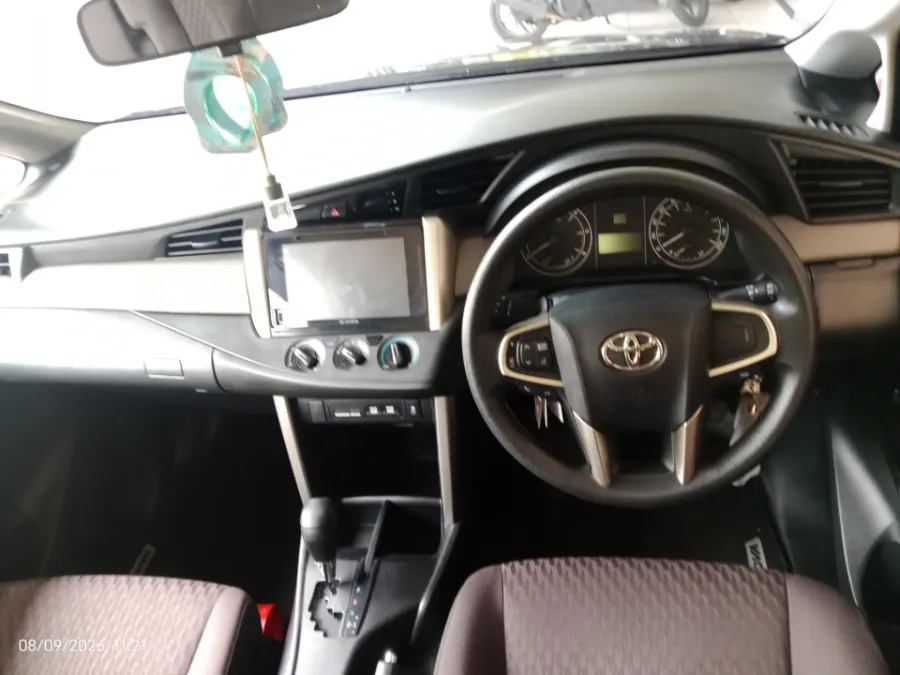 Foto Mobil Bekas Dashboard Toyota Kijang Innova 2.4 G tahun 2023