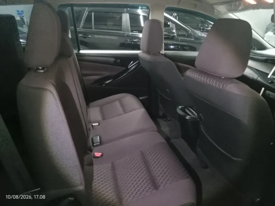 Foto Mobil Bekas Kabin Belakang Toyota Kijang Innova 2.4 G tahun 2023