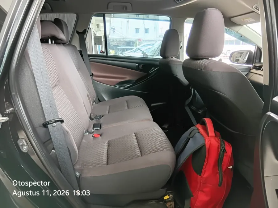 Foto Mobil Bekas Kabin Belakang Toyota Kijang Innova 2.4 G tahun 2023